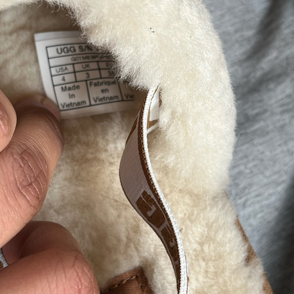 Uggs Clogs - image 3